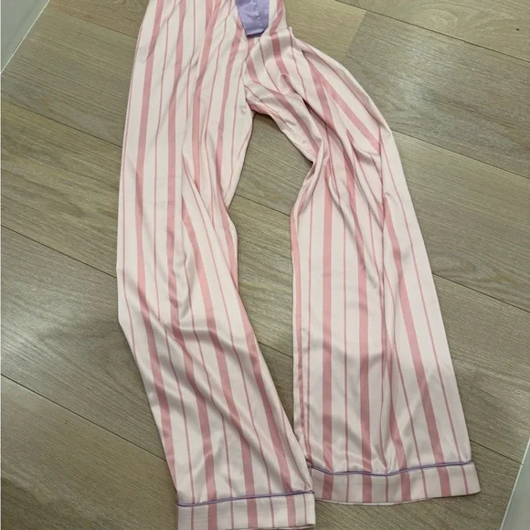 Wicked Glinda Pajama Set - Picture 8 of 8